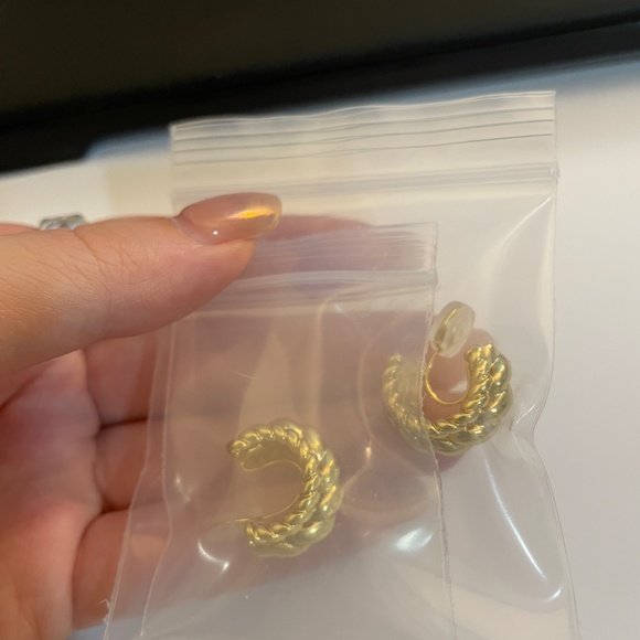 Brand New Ear Cuff - Picture 5 of 5